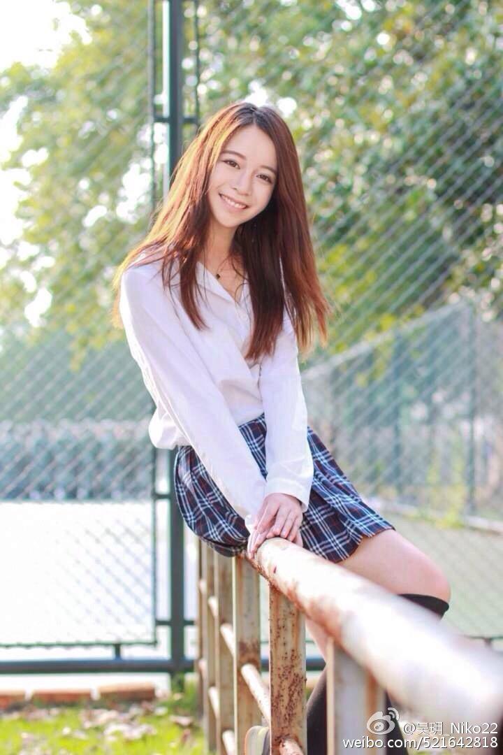 女孩子第一次的感觉 看阴茎插进女人阴道图片