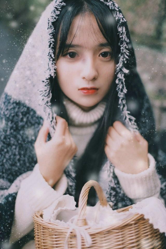 被同学拉到没人的地方摸下面，啊学长别揉了都出水了