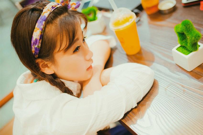 同桌上课时搓揉我的下面 偷拍情侣电梯野战门视频
