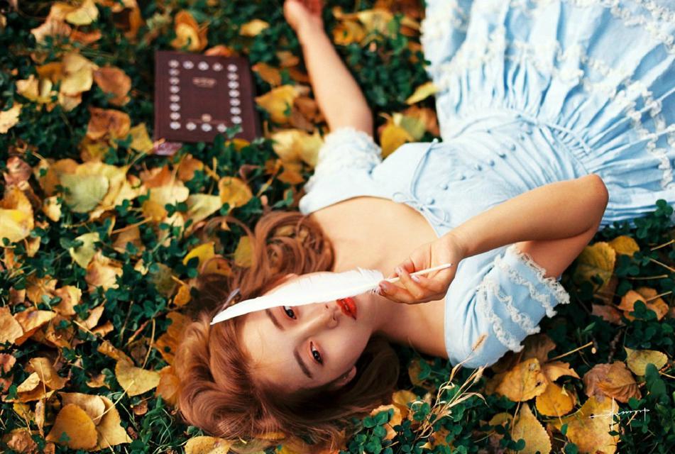 【卧室门】香港15岁少女卧室门不雅艳照全套高清照片