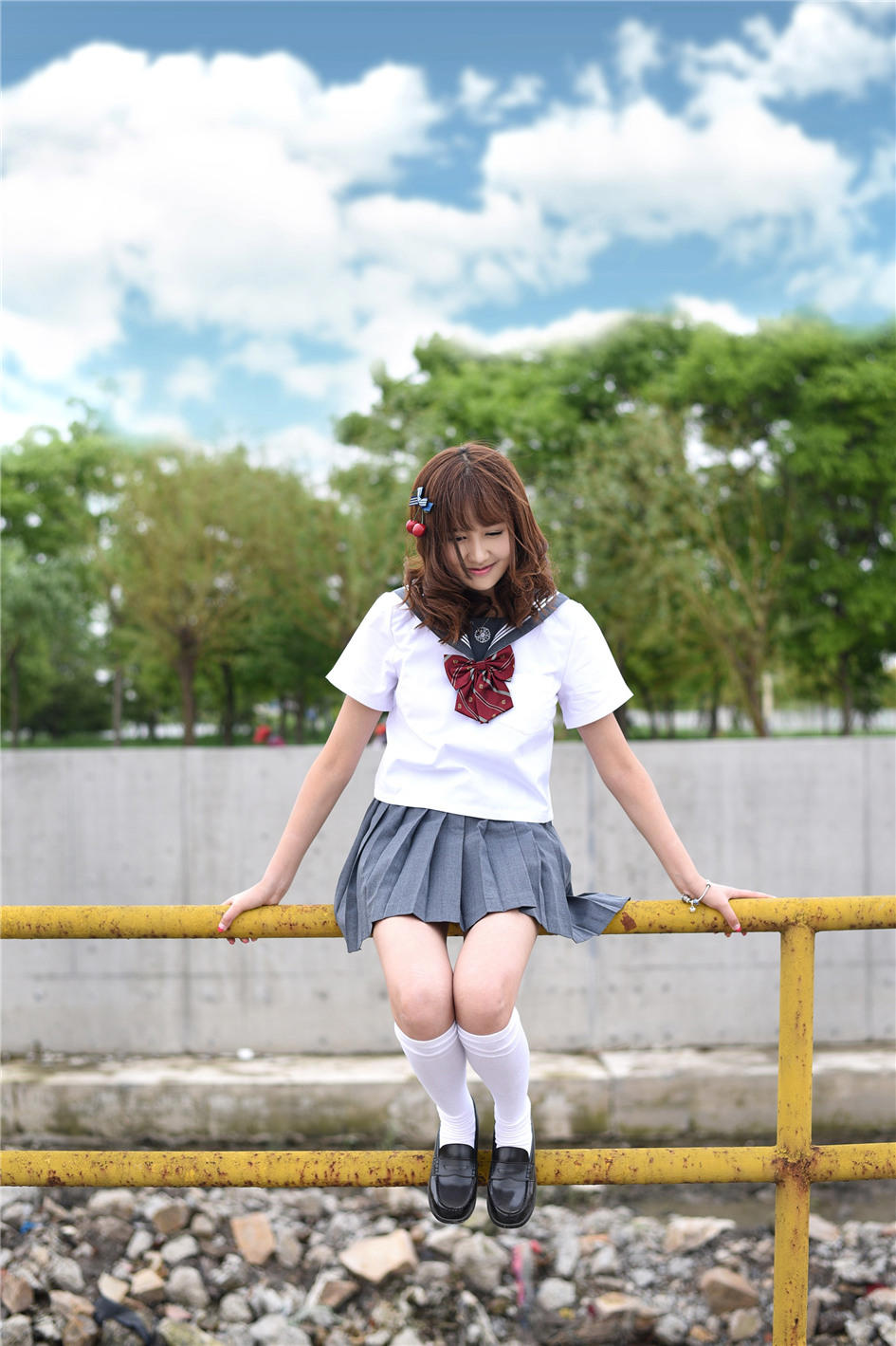 极品老板娘 店内面对她的诱惑我在顾客面前和她疯狂嘿咻