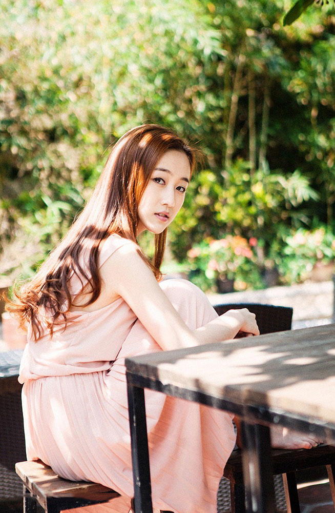 疑似嫩模谢芷蕙与陈冠希口J视频曝光