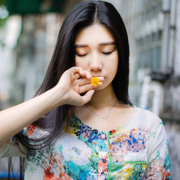 离婚少妇：目睹我与男同事偷情 女儿投入小三怀抱