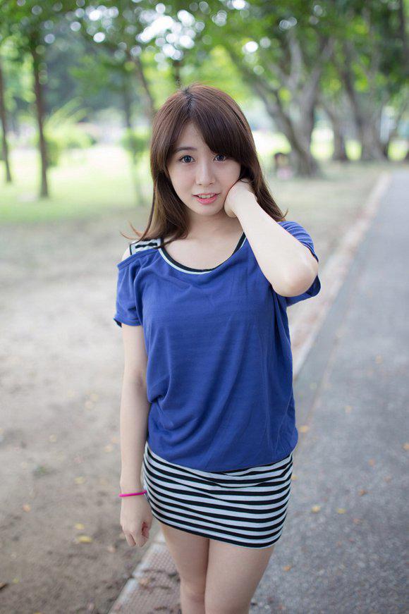 女生初吻的感觉是什么样的?女孩子第一次接吻嘴唇怎么动?