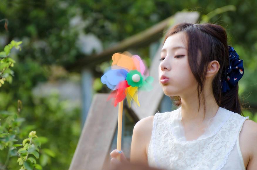 妈妈让爸爸和我睡 爸爸和叔叔轮流弄我全文阅读和