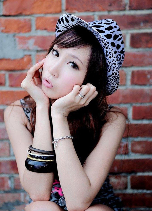 丧偶老汉苦追90后女同事 医生：这是病得治