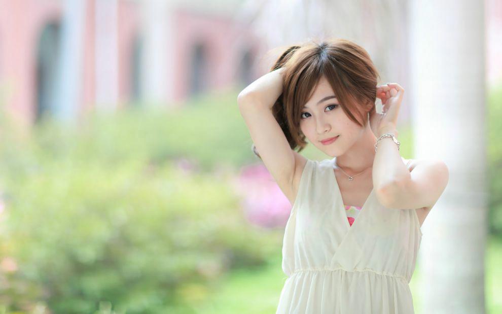 半夜上厕所发现老公和保姆丑事