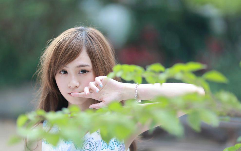 脚踏两船 女白领船毁情灭
