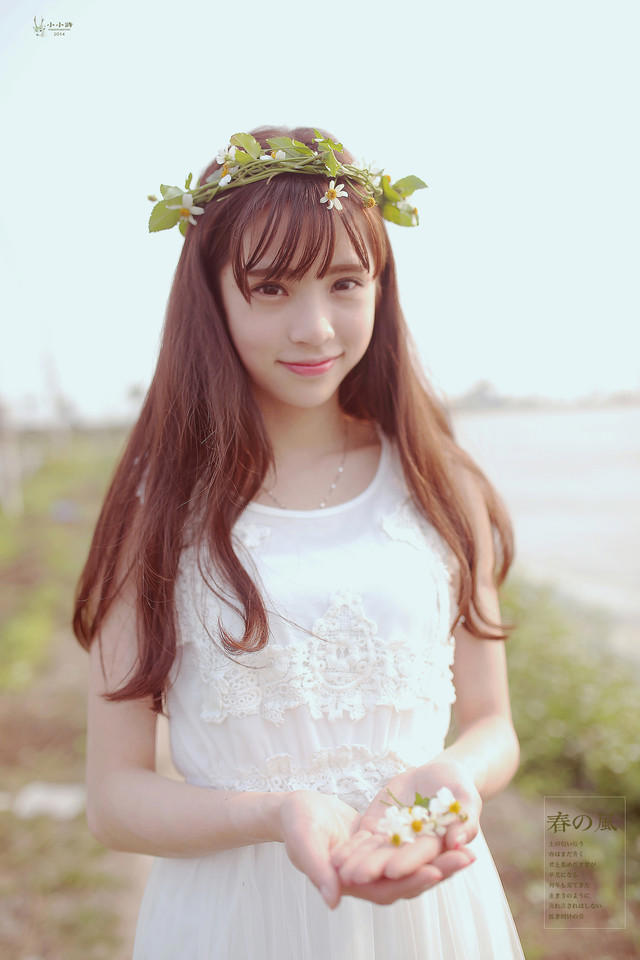 巨硕抵着花核双腿大分 美女被操图片