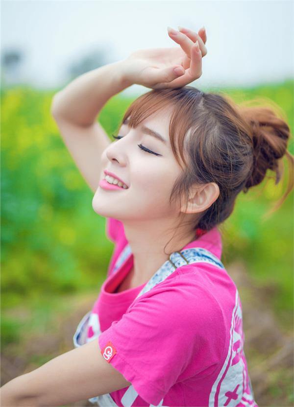 宝贝乖不疼的把腿分开 大叔你弄的人家好想要bl 想摸摸你的两腿间