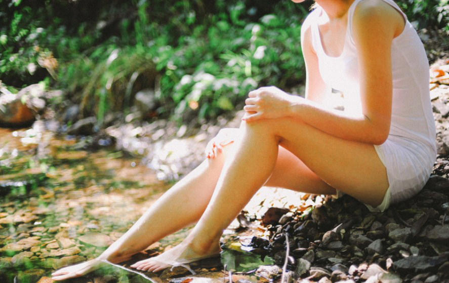 在电影《半熟少女》中，片中的乔迪被黄灿灿强行指派教什么？