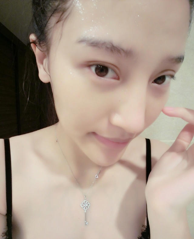 农民伯伯乡下妹 傻老婆每晚都要我疯狂冲击她