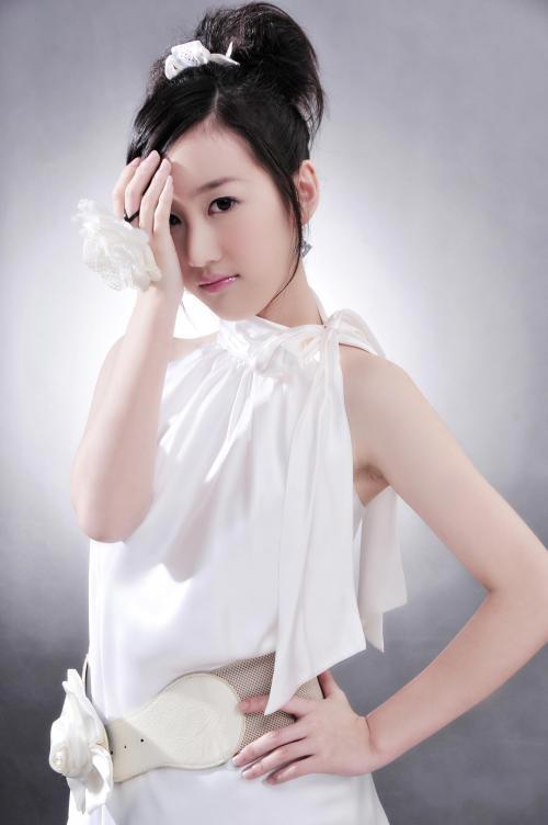 身材性感的小姨子趁我老婆出差脱光上我的床