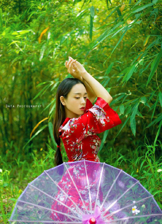 儿子乱漂亮妈妈伦 单身妈妈与风流儿子 山柳村的寡妇情史全文