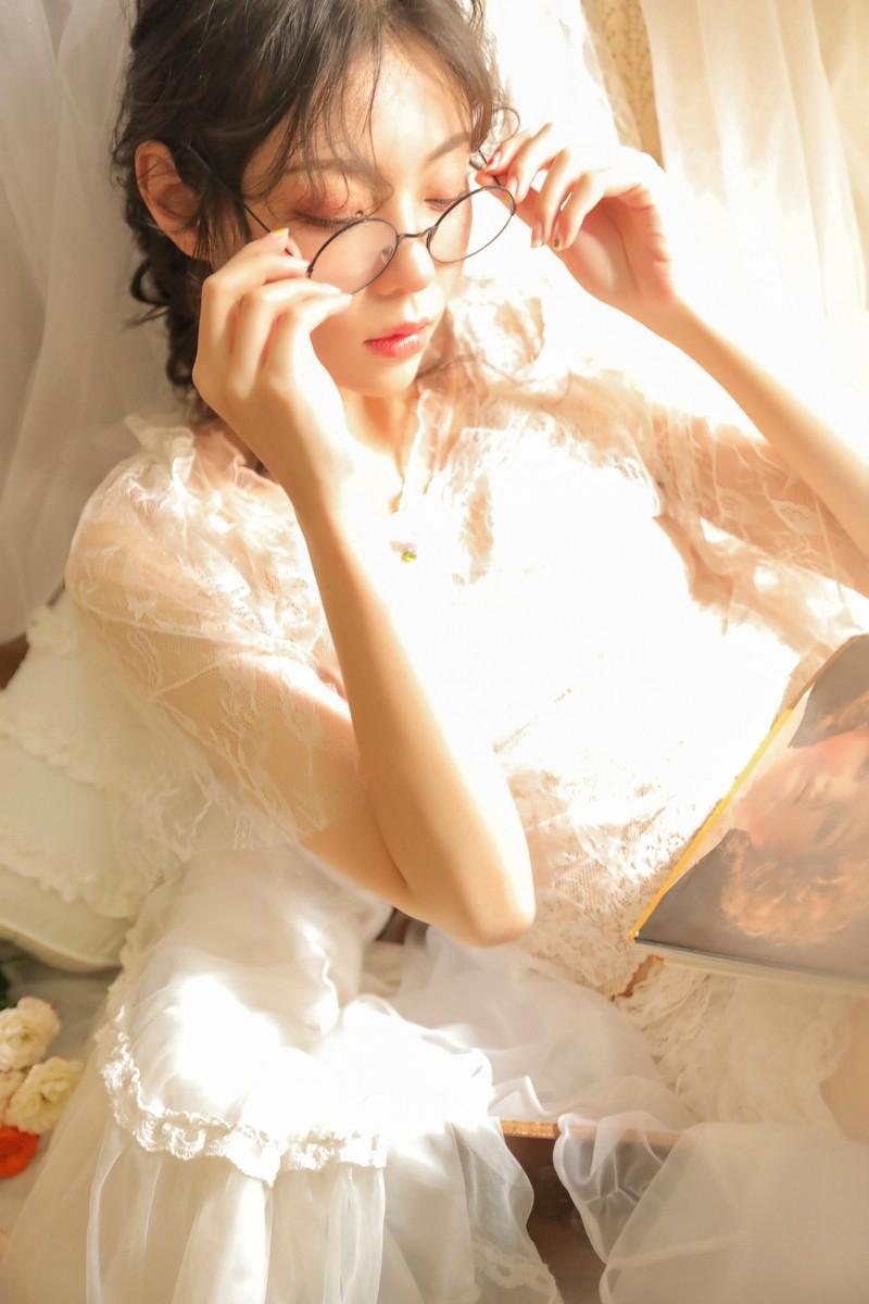 室友甘当野花还甩黑锅,她被房东的老婆打了