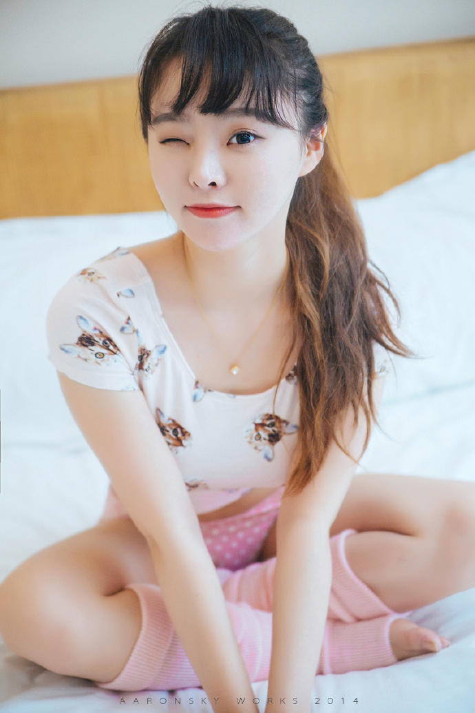 原来漂亮清纯的女友很骚我插入才知道