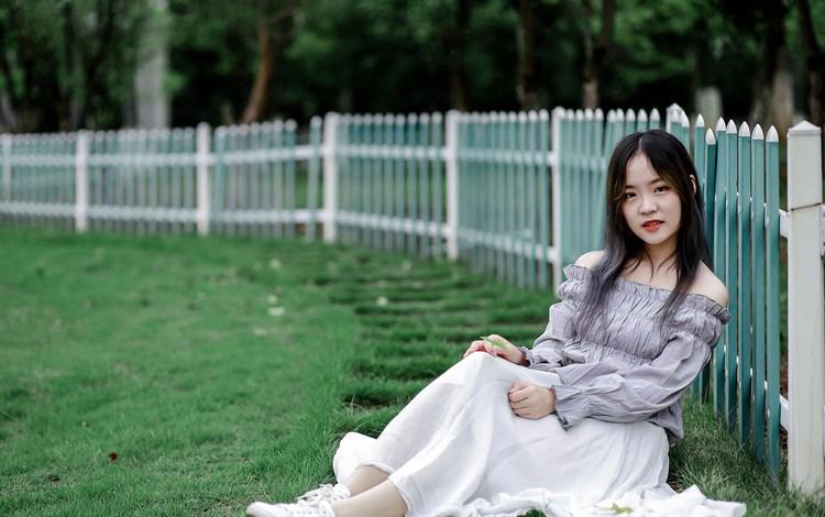 难以想象我竟与半夜入室偷窃的男人小偷发做了爱！