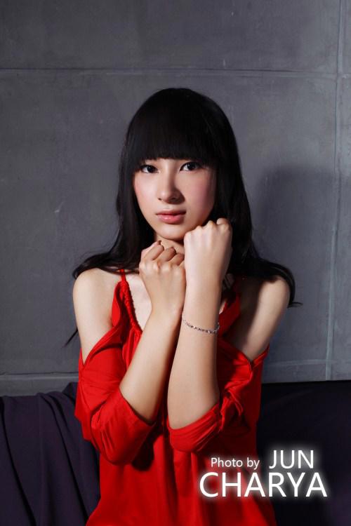 情人节，送母亲一支百合