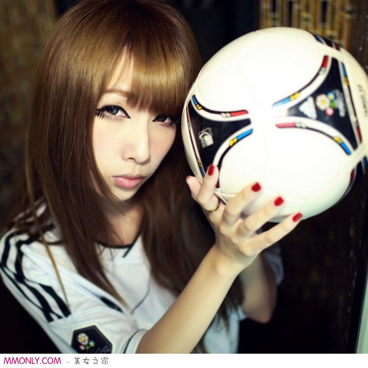 戚薇与李承铉怎么认识的 两人异国相恋多年的情史遭扒