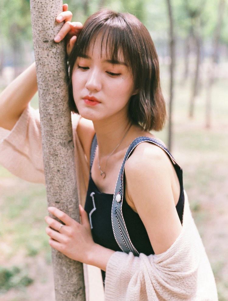 一直没钱买婚房，半夜醒来发现女友男房东睡了