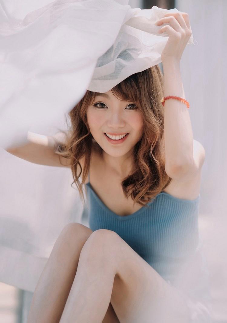 美女请我传照片_生活故事