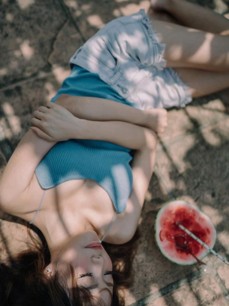 我爸到处骚扰各种女人寡妇，而我被性侵了