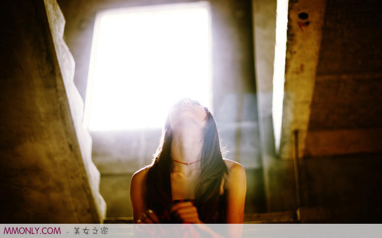 我和我的嫂嫂在车上 男朋友让我上课装跳蛋 玩了卖保险的大姐