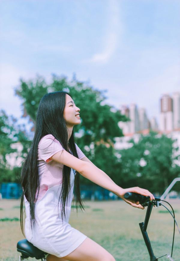 少妇在家和狗做爱 老公不在家我跟狗做了