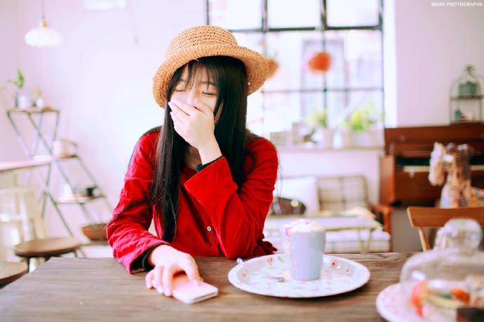 男人口述，与一个女骗子的激情性爱。