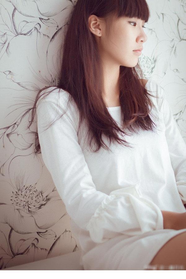 爱上丝袜美女 将她按在车厢里旁若无人疯狂嘿嘿嘿