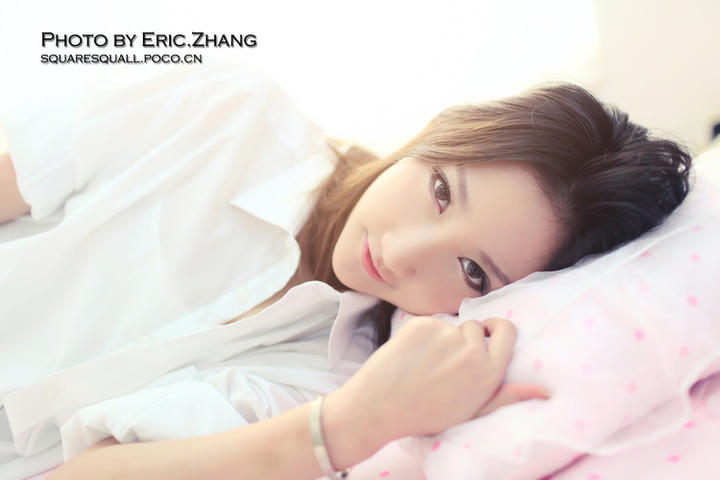 两人啪啪啪的细节描写 善良的女友被老头玩弄