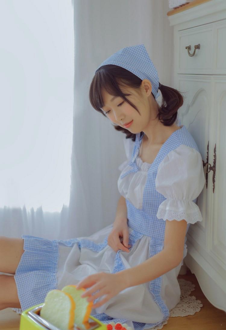 不要人夸好颜色 美女和男人亲嘴