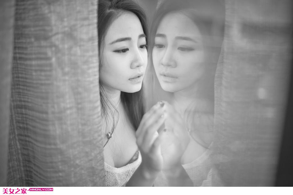 旧情人背着她老公安慰我的身体