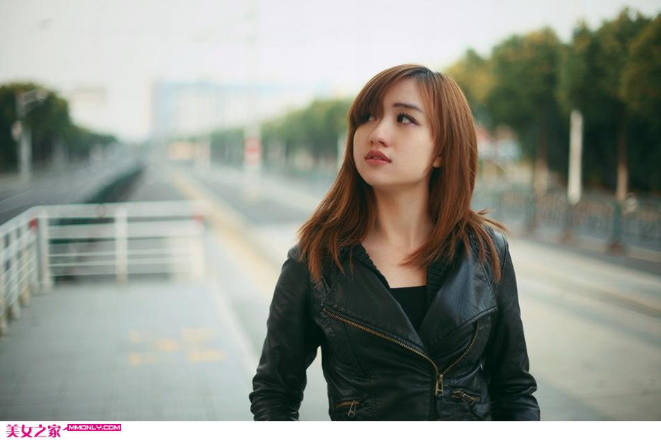 我把初夜献给继父以报答养育之恩