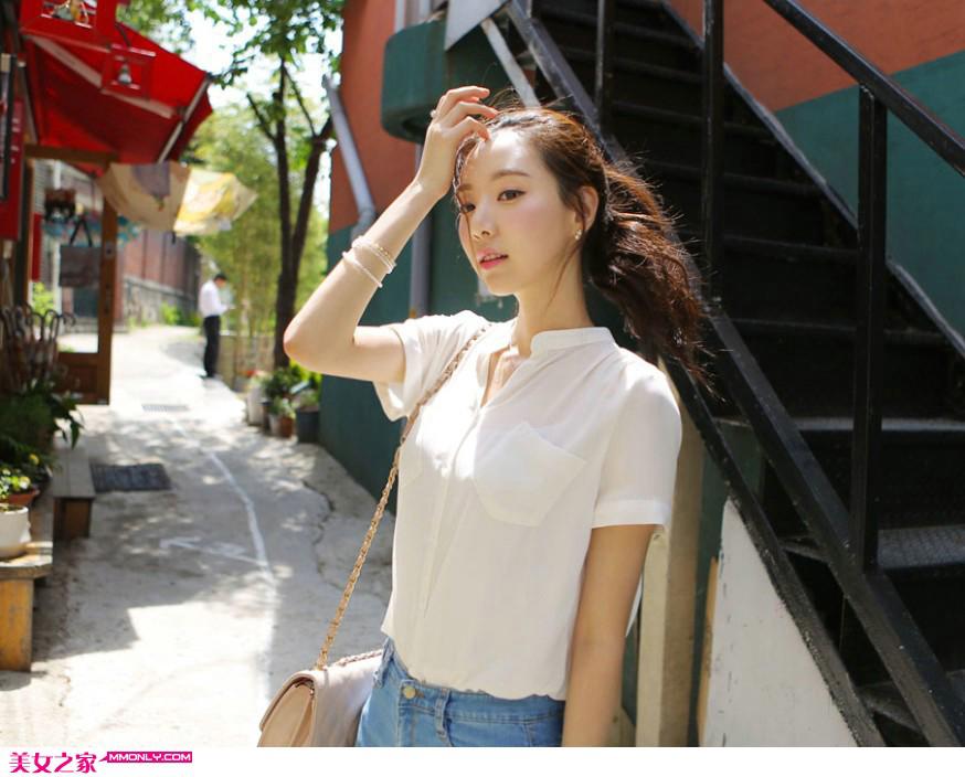 从后面进入 他还不犹豫地刺了进去