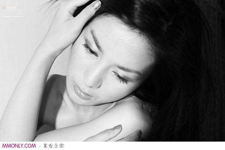 实录 | 我帮10 个男友约P,他们边射我边看……
