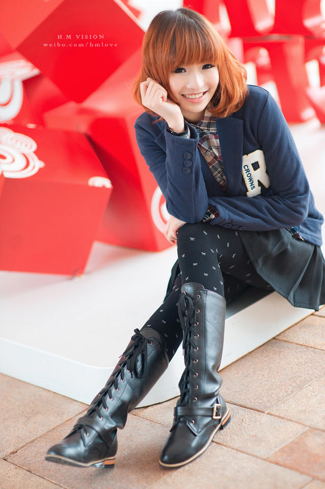 攀上漂亮女局长之后  和小三在公园野战 老婆在家被上司玩