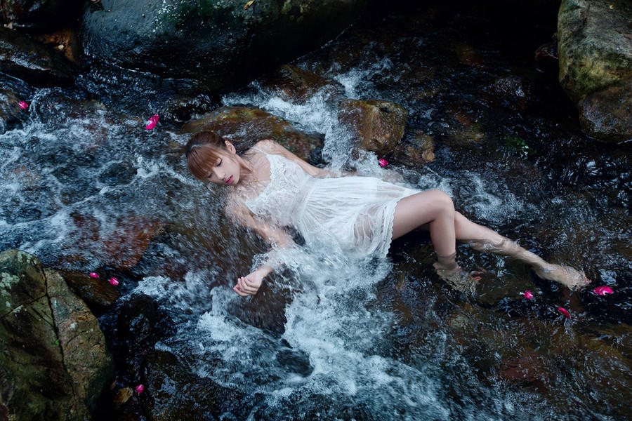 坏叔叔肉根挺进侄女 解帅哥裤掏帅哥鸟 郭美美吹箫王军照片