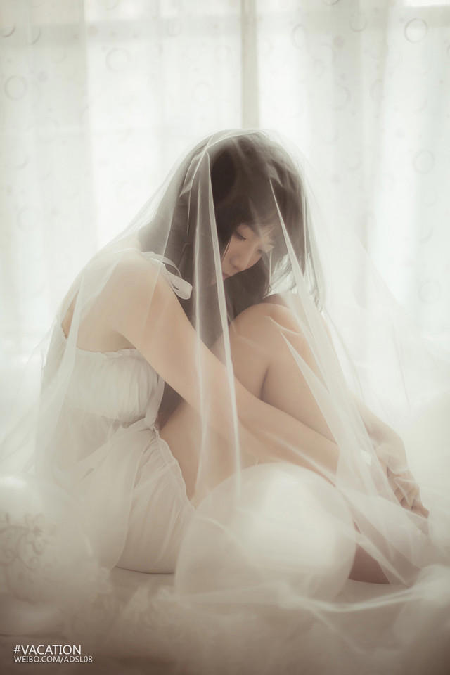 她在泳池里不断挑战我的欲望极限