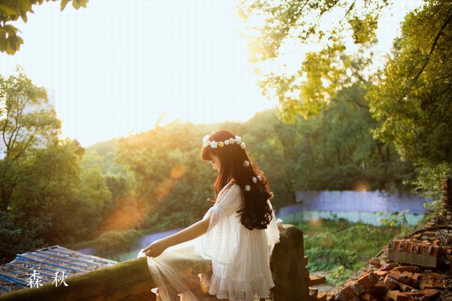 丝袜诱惑无懈可击 我抱住她直接从后面进入