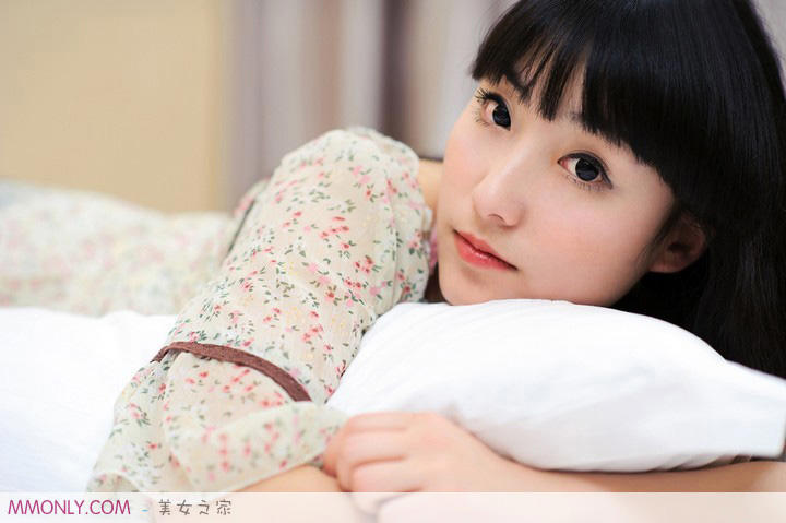 女秘书被灌醉后抱进宾馆