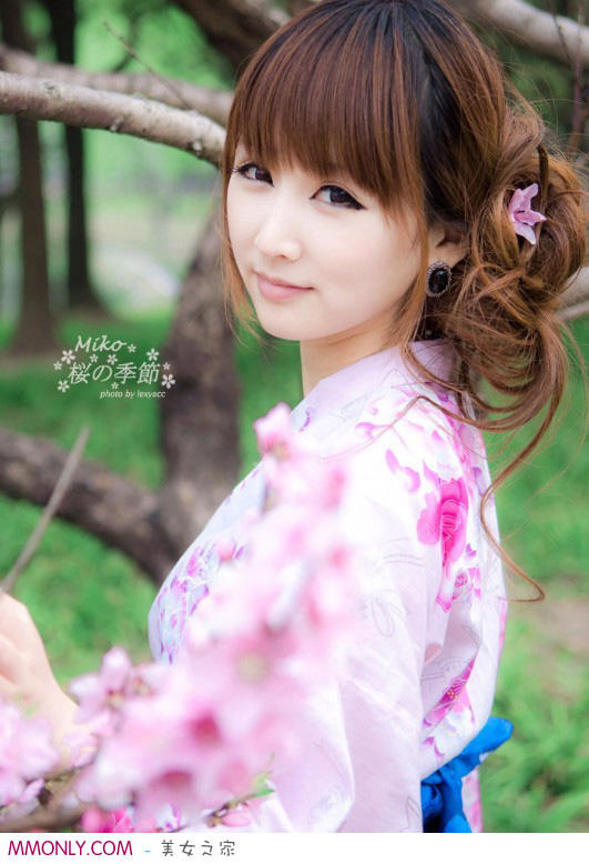 背影是一条明线:开头设疑–;望父买橘–;父子分手–结尾思念，造应背影？