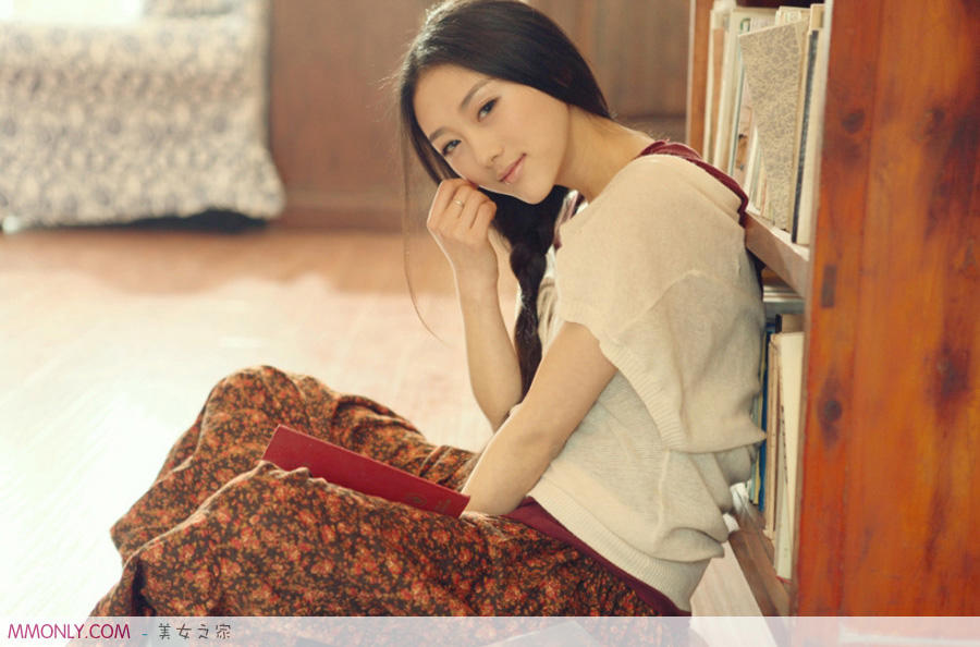 继父经常摸摸我的乳头,我被继父摸得习惯了继父摸得我真舒服