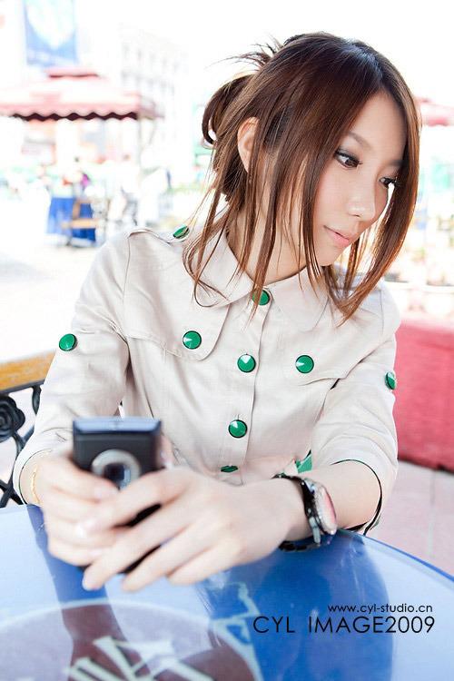 隔壁阿姨的女儿 草莓味的小裤裤令我欲罢不能