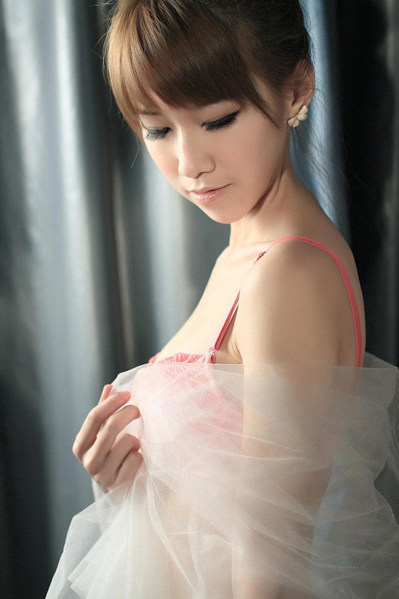 男友把我扒光后只欣赏不那个