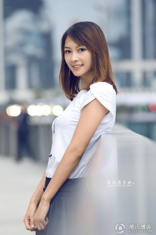 一条花裙子
