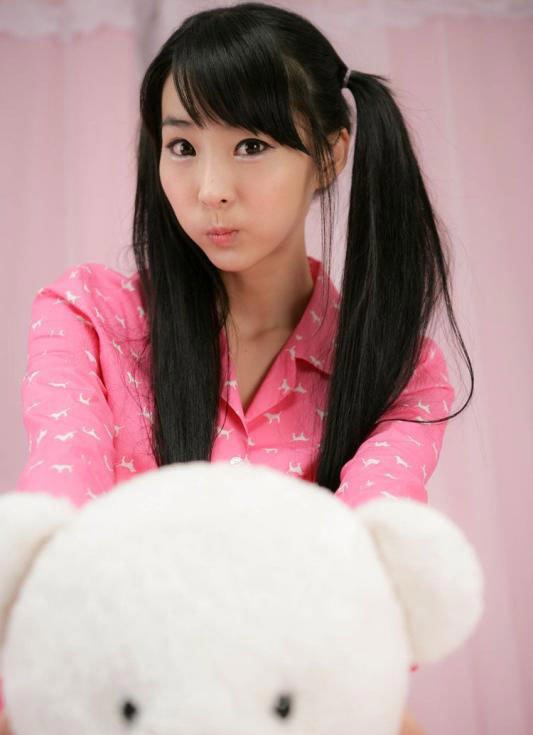 分手男子曝光女友照片：被分手曝光的女友艳照图片