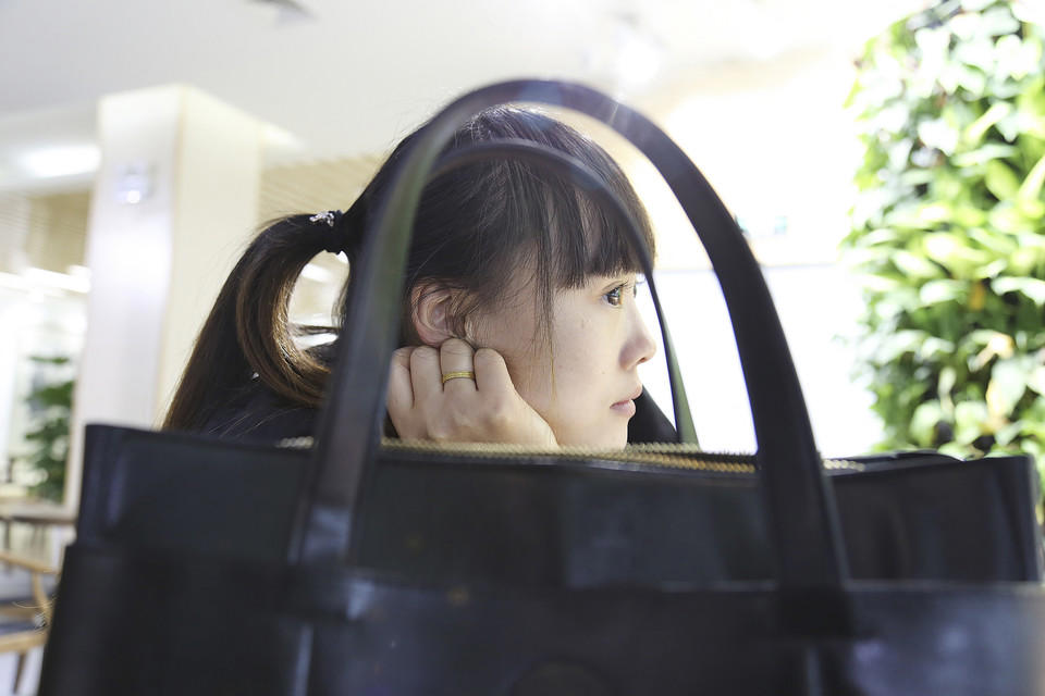丁嘉芬资料 中国首位吉斯尼纪录巨胸女孩饱受旁人侧目