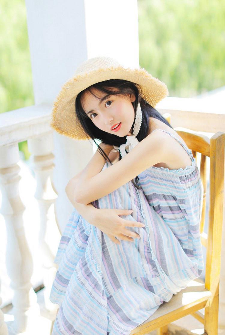 我与性感女邻居从网聊到疯狂偷欢