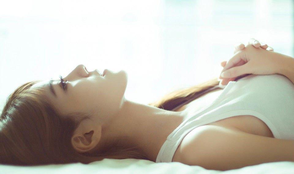 新婚夜，他用手指送我去巅峰